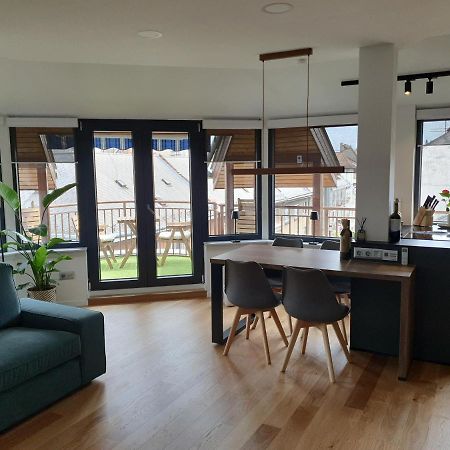 Modern Top Floor Loft With Balcony Budapest Exterior photo